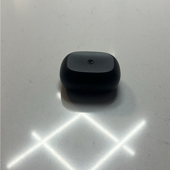 I’m selling because I don’t use them and always scared to lose them - Picture 1 of 3